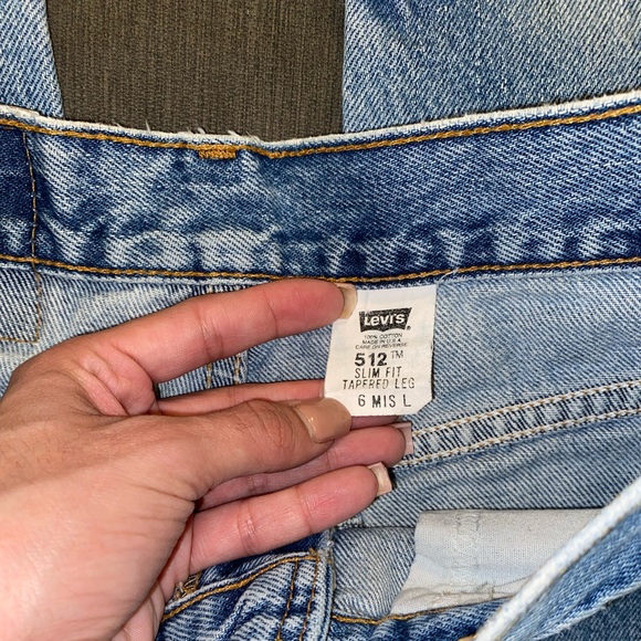 Levis - Picture 2 of 4